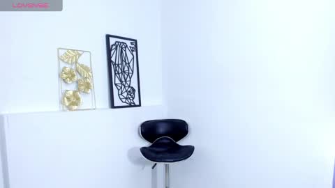 Snapshot of fran_dess chatting on February 25, 2025, 8:41 pm FRAN DESS online show from February 25, 2025, 8:41 pm