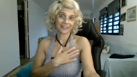 francelune online show from February 11, 2025, 2:35 pm