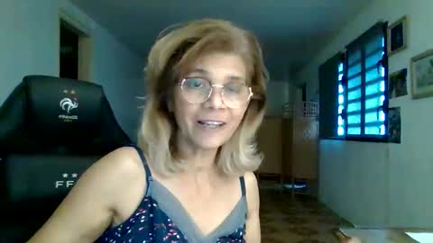 francelune online show from September 22, 2025, 1:02 pm