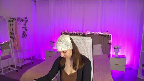 Snapshot of francescacavaliere chatting on May 5, 2026, 6:54 am Francesca online show from May 5, 2026, 6:54 am