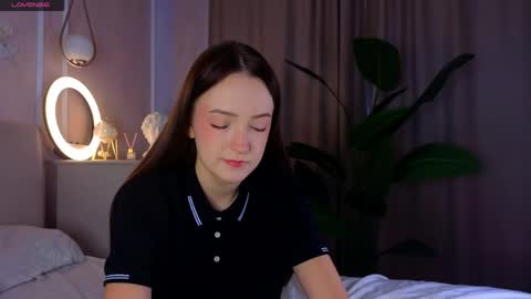 Snapshot of francessmason chatting on March 4, 2026, 6:08 am Marybrown eye Katy gray eye online show from March 4, 2026, 6:08 am