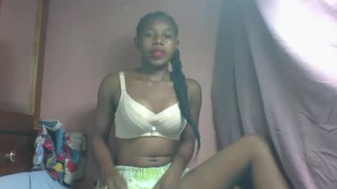 Snapshot of franciefrancie chatting on March 2, 2025, 5:44 am francilla online show from March 2, 2025, 5:44 am