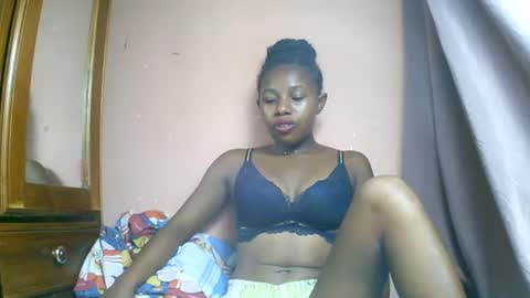 Snapshot of franciefrancie chatting on March 4, 2025, 7:11 pm francilla online show from March 4, 2025, 7:11 pm