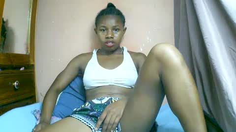 Snapshot of franciefrancie chatting on March 5, 2025, 10:22 am francilla online show from March 5, 2025, 10:22 am