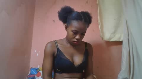 Snapshot of franciefrancie chatting on March 12, 2025, 4:30 am francilla online show from March 12, 2025, 4:30 am