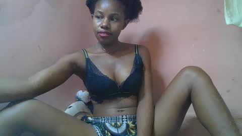 Snapshot of franciefrancie chatting on March 12, 2025, 6:44 pm francilla online show from March 12, 2025, 6:44 pm