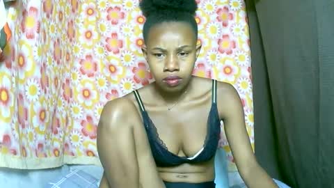 Snapshot of franciefrancie chatting on September 28, 2025, 2:22 pm francilla online show from September 28, 2025, 2:22 pm