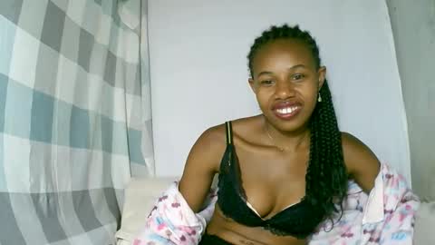 Snapshot of franciefrancie chatting on October 6, 2025, 5:21 pm francilla online show from October 6, 2025, 5:21 pm