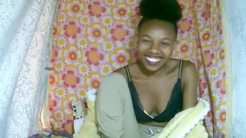 Snapshot of franciefrancie chatting on October 18, 2025, 7:20 am francilla online show from October 18, 2025, 7:20 am