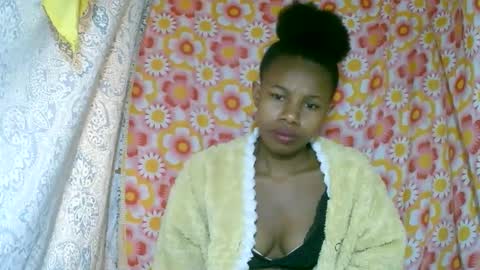 Snapshot of franciefrancie chatting on October 19, 2025, 4:02 am francilla online show from October 19, 2025, 4:02 am