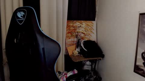 Snapshot of francine_moore chatting on December 5, 2024, 6:54 am Francine online show from December 5, 2024, 6:54 am