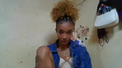 Snapshot of francinoli chatting on May 20, 2026, 5:19 pm Francinoli online show from May 20, 2026, 5:19 pm