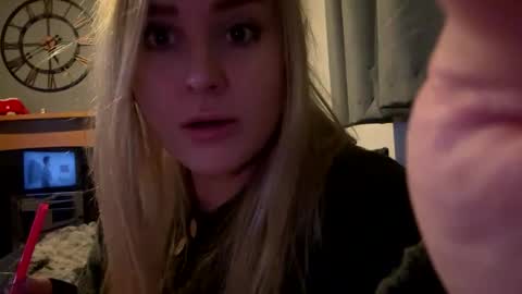 Snapshot of francis_digby chatting on January 14, 2025, 5:40 am Francis Digby online show from January 14, 2025, 5:40 am