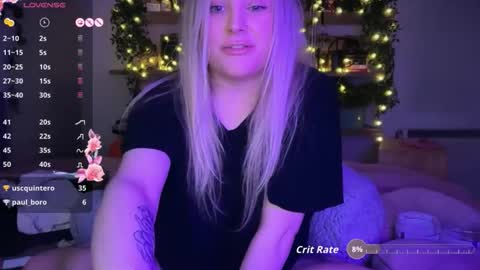 Snapshot of francis_digby chatting on December 18, 2025, 2:17 am Francis Digby online show from December 18, 2025, 2:17 am