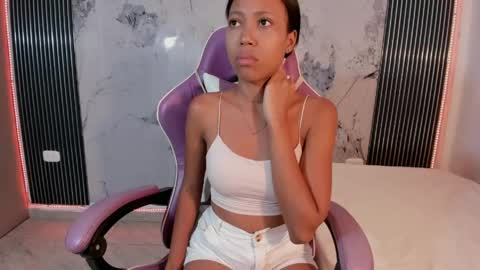 Snapshot of francis_leams chatting on May 6, 2026, 7:30 pm Laura online show from May 6, 2026, 7:30 pm