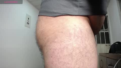 Snapshot of francoisroy chatting on June 6, 2026, 2:27 am Juan online show from June 6, 2026, 2:27 am