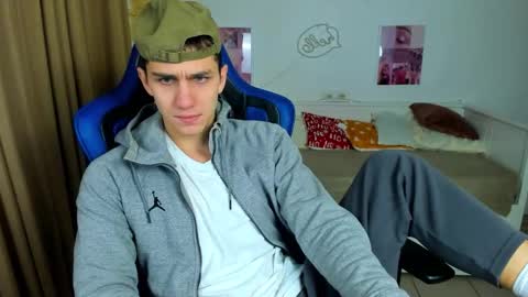 Frank online show from November 26, 2025, 4:46 am