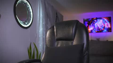 Snapshot of frankfarrellx chatting on July 15, 2026, 5:23 am Frank Farrell. Hey remember to give me a thumbs up Ty online show from July 15, 2026, 5:23 am