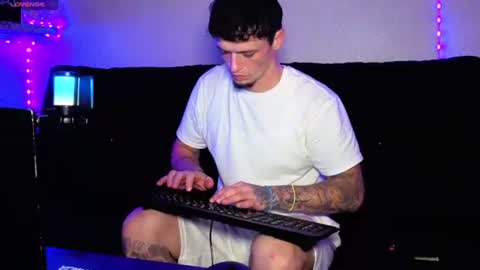 Snapshot of frankoafterdark chatting on November 9, 2025, 3:05 am Franco online show from November 9, 2025, 3:05 am