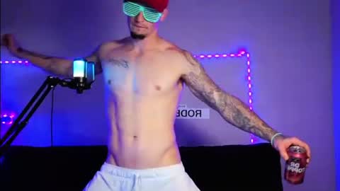 Snapshot of frankoafterdark chatting on November 11, 2025, 12:54 am Franco online show from November 11, 2025, 12:54 am