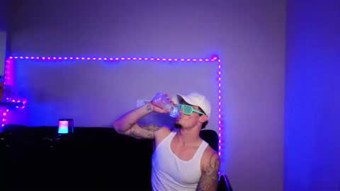 Snapshot of frankoafterdark chatting on November 12, 2025, 1:50 am Franco online show from November 12, 2025, 1:50 am