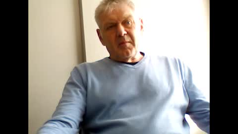 Snapshot of frannkboy61 chatting on April 6, 2026, 9:10 am frannkboy61 online show from April 6, 2026, 9:10 am