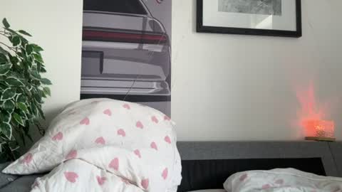 Snapshot of franny_fresh chatting on June 17, 2026, 9:34 am franny_fresh online show from June 17, 2026, 9:34 am