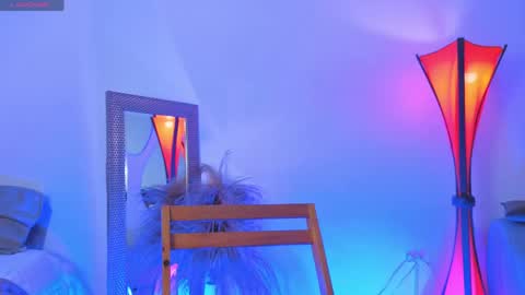 Fransheska online show from April 25, 2026, 11:35 am