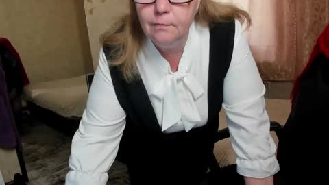 Snapshot of fraumartha chatting on June 4, 2026, 12:11 pm FrauMartha online show from June 4, 2026, 12:11 pm