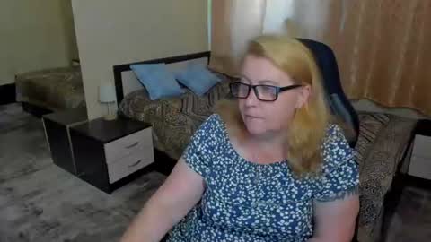 Snapshot of fraumartha chatting on June 21, 2026, 1:03 pm FrauMartha online show from June 21, 2026, 1:03 pm