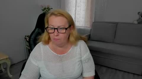 Snapshot of fraumartha chatting on July 10, 2026, 1:03 pm FrauMartha online show from July 10, 2026, 1:03 pm