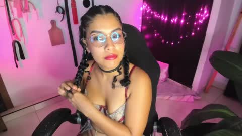 Lia Gomez online show from May 16, 2026, 2:19 am