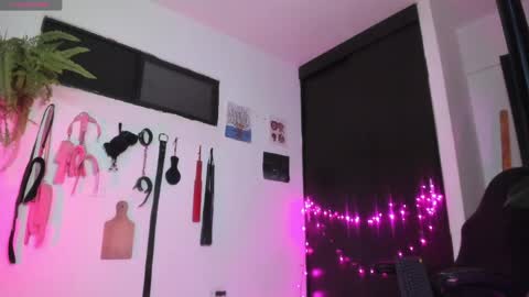 Lia Gomez online show from May 27, 2026, 1:57 am