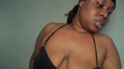 freaky slut5 online show from April 28, 2026, 4:28 am