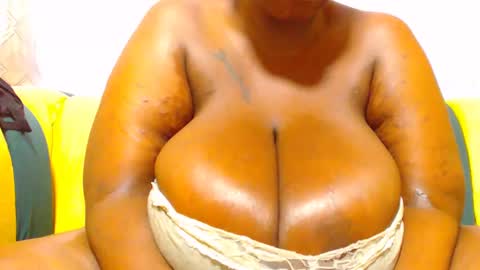 Snapshot of freakyboobsxx chatting on February 12, 2025, 1:16 pm Kimmy online show from February 12, 2025, 1:16 pm