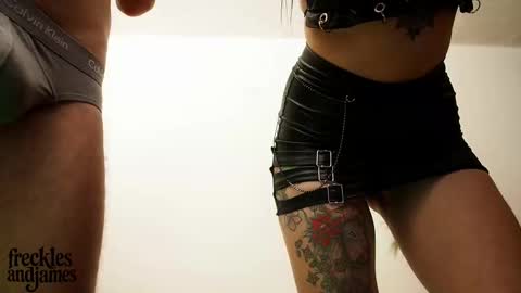 frecklesandjames online show from November 23, 2025, 5:46 pm