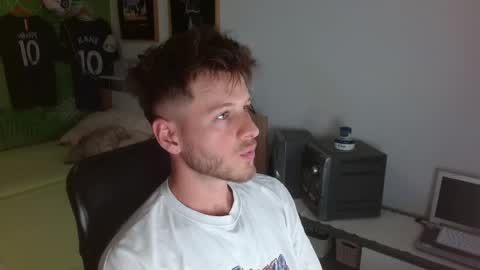 Snapshot of freddy_star chatting on May 7, 2026, 8:58 pm Frederick Perin online show from May 7, 2026, 8:58 pm