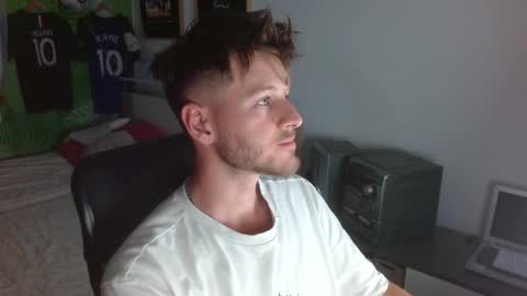 Snapshot of freddy_star chatting on May 26, 2026, 9:33 pm Frederick Perin online show from May 26, 2026, 9:33 pm