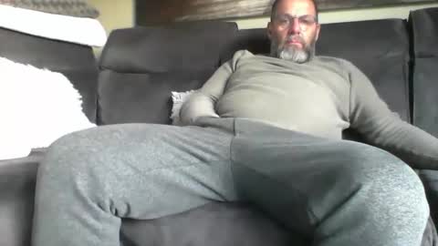 fredo76491 online show from April 2, 2026, 5:54 pm