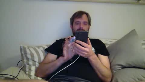 free_love_for_everyone online show from April 24, 2026, 12:02 am