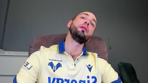 Snapshot of free_man___ chatting on November 17, 2025, 12:55 pm Andrew online show from November 17, 2025, 12:55 pm