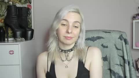 Snapshot of freeanne chatting on July 1, 2026, 6:37 am Anne online show from July 1, 2026, 6:37 am