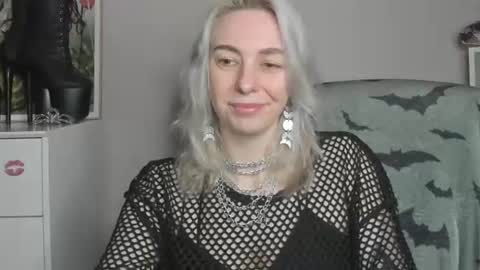 Snapshot of freeanne chatting on July 10, 2026, 7:12 am Anne online show from July 10, 2026, 7:12 am