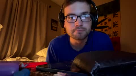 Snapshot of freezeskiii chatting on September 16, 2025, 3:40 am freezeskiii online show from September 16, 2025, 3:40 am