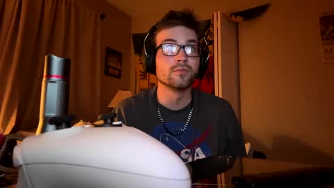 Snapshot of freezeskiii chatting on September 18, 2025, 2:13 am freezeskiii online show from September 18, 2025, 2:13 am