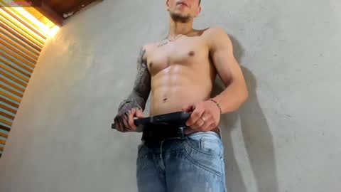 Snapshot of french_sexx chatting on January 12, 2025, 7:10 pm Xavier online show from January 12, 2025, 7:10 pm