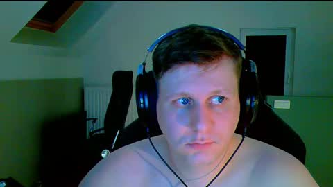 Snapshot of frenchfrieswithmayo chatting on October 3, 2025, 6:38 pm French fries online show from October 3, 2025, 6:38 pm