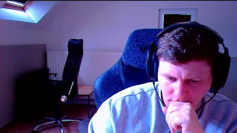 Snapshot of frenchfrieswithmayo chatting on October 5, 2025, 12:36 pm French fries online show from October 5, 2025, 12:36 pm