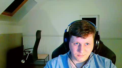 Snapshot of frenchfrieswithmayo chatting on October 19, 2025, 5:57 pm French fries online show from October 19, 2025, 5:57 pm