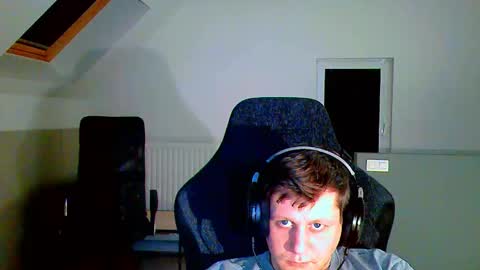 Snapshot of frenchfrieswithmayo chatting on October 28, 2025, 6:54 pm French fries online show from October 28, 2025, 6:54 pm